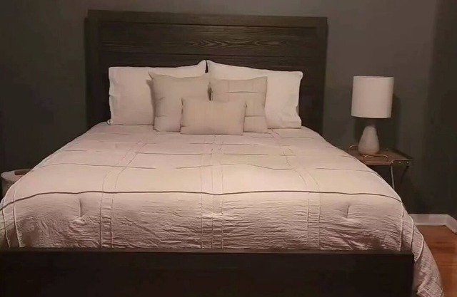 Cozy Room for Rent in Loganville, ideal for a travelling professional.