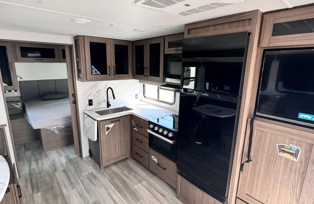 Cozy RV in Serene Alamogordo with WiFi, AC