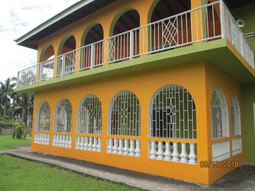 COZY'SBANDB