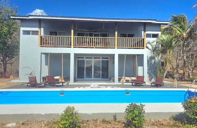 Cozy Seafront Retreat in a wonderful biological spot