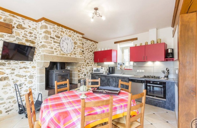 Cozy Stone Cottage with Private Courtyard, Verdant Park, and Fishing Pond