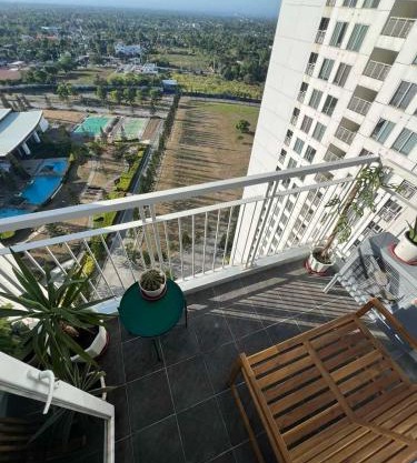 Cozy Studio 5 Mins to Sky Ranch with Pool & View