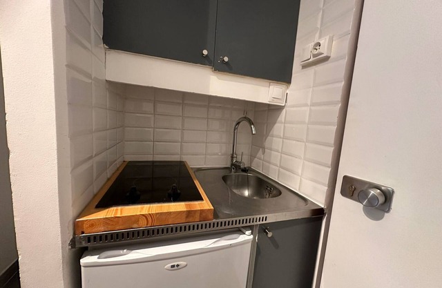 Cozy Studio for 2 · Ski-in/Ski-out · Central Location · Balcony