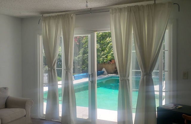 Cozy studio in fabulous Los Angeles with AC, WiFi