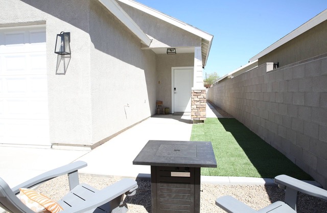 Cozy studio in Yuma's Century Heights historic district!