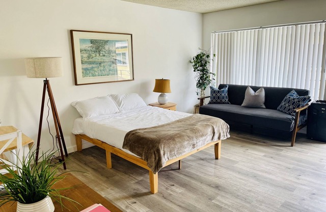 Cozy Studio West La- UCLA,SMC, min to Santa Monica pier-beach/Venice/Malibu