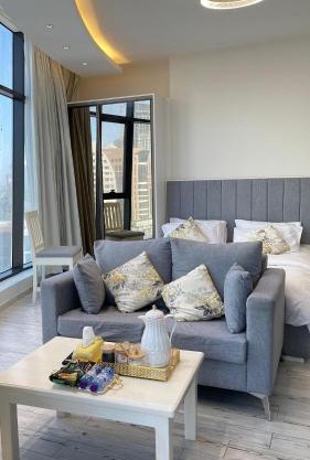 Cozy Studio with Pool Access