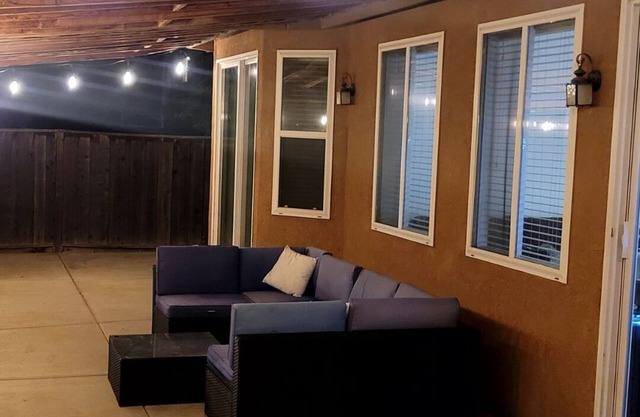 Cozy studio with WiFi and AC in welcoming Fresno
