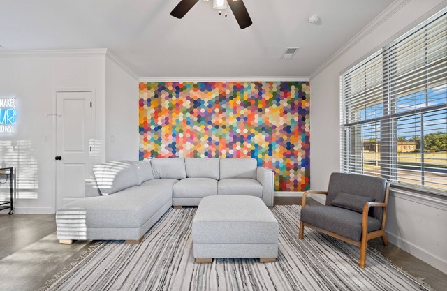 Cozy & Stylish 3BR Near Downtown Memphis