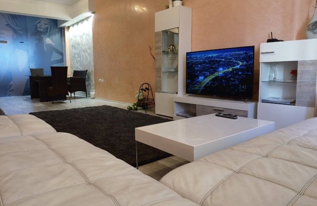 Cozy & Stylish condo next to NDK