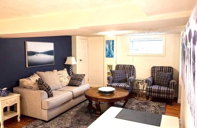 Cozy Suite 5mins To DT Victoria