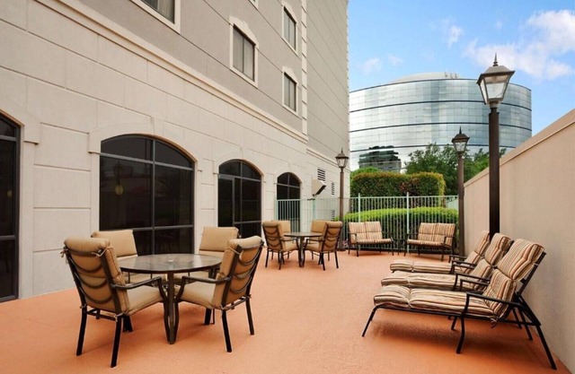 Cozy suites near Galleria shopping and dining