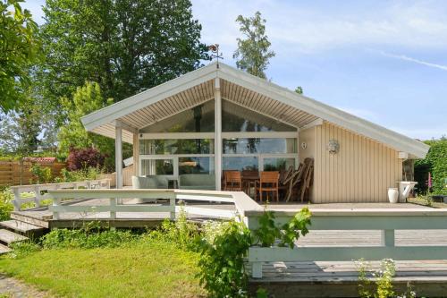 Cozy Summer House With Full Sea View