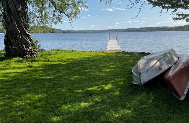 Cozy three bedroom cottage on Lake Canadarago