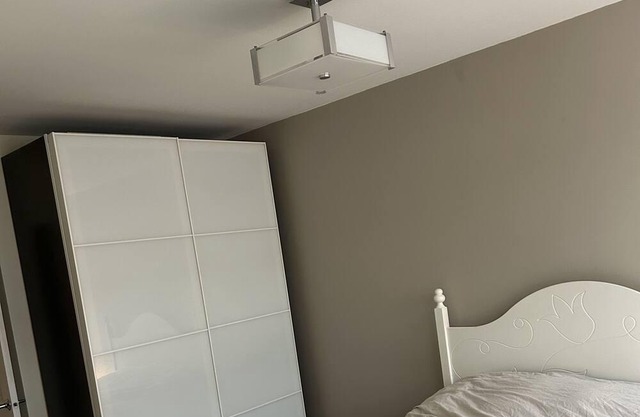 Cozy & tidy 1 private room in Casa Loma