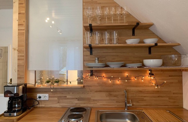 Cozy Tiny Duplex Apartment, Lake 150m, 5 min to the Ski Lift, up to 4 pers