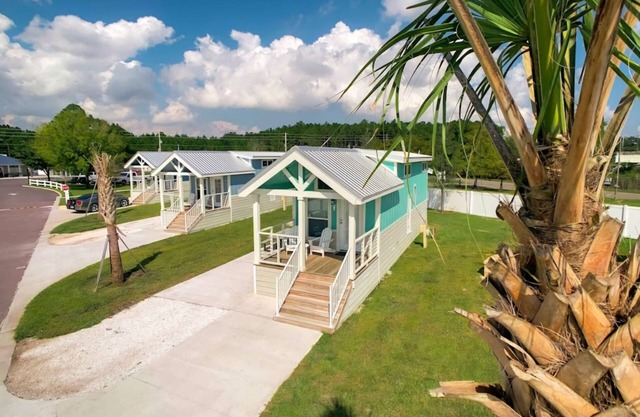 Cozy Tiny Home near JAX airport and River City Marketplace