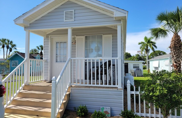 Cozy Tiny Home in North Fort Myers!n