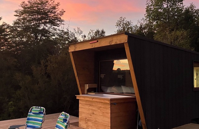 Cozy TinyHouse in Patagonia Costa with hot tub by the Sea