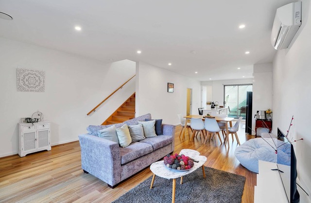 Cozy Townhouse in Werribee centre