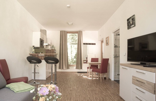 Cozy vacation apartment "Gaisberg" (45 sqm) in the idyllic wine-growing community of Straß