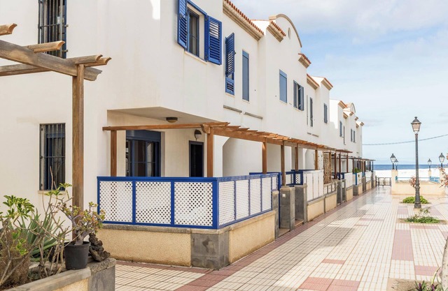 Cozy Vacation Home “Vivienda Agaete Paradise” close to the Beach with Wi-Fi & Terrace