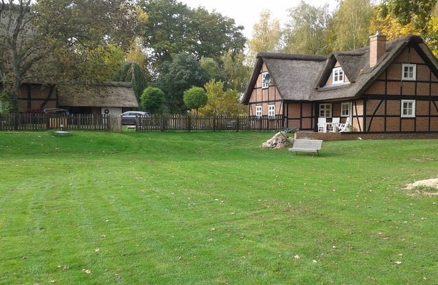 Cozy vacation days under thatch in the biosphere reserve