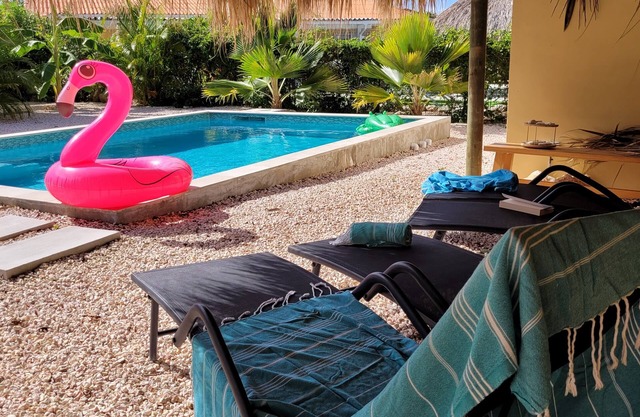 Cozy villa, 6 persons, private pool, comfortable car (7 seater), tropical garden