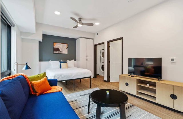 CozySuites Mass with parking, lounge and roof deck 15