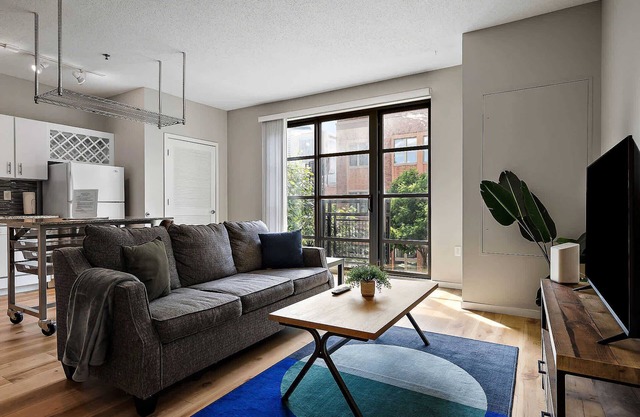CozySuites Mill District with pool, gym #13