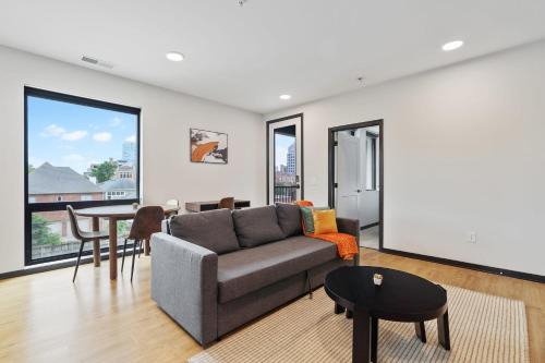 CozySuites on Mass with garage parking #5