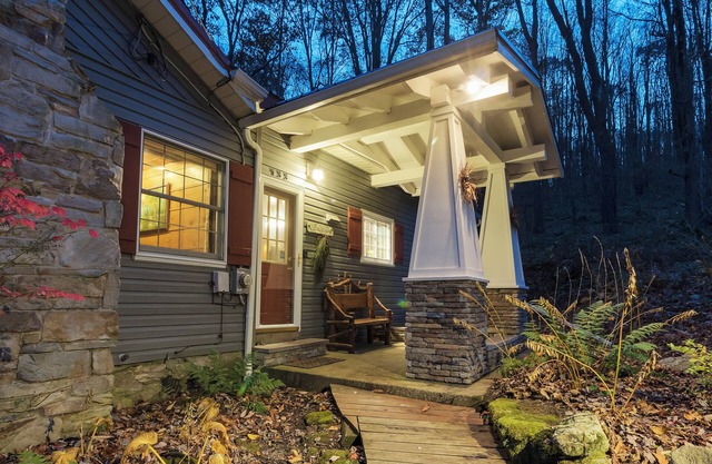 Craftsman Cottage Overlooking Trout Stream; Hidden Valley/Seven Springs