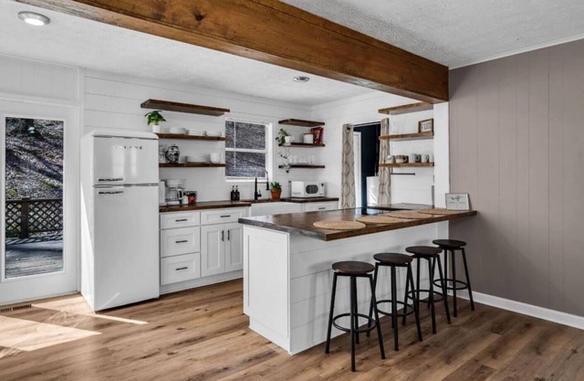 Creekside Cabin: Nestled in Woods, 30M Nashville