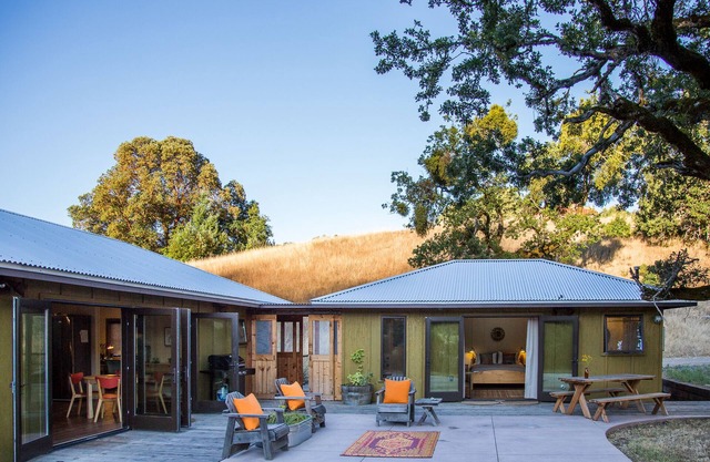 Creekside Cottage at Whispertree - Privacy, Nature & Serenity!