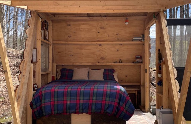 Creekside: Cozy off-grid cabin near Cooperstown, NY