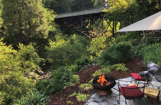 Creekside Hideaway