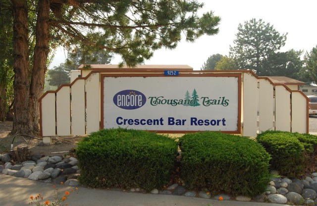 Crescent Bar Camping Resort Studio Cabin 1