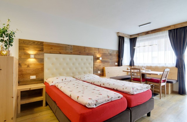 Crespula ApartmentThis spacious studio apartment for 2-3 people in alpine style.