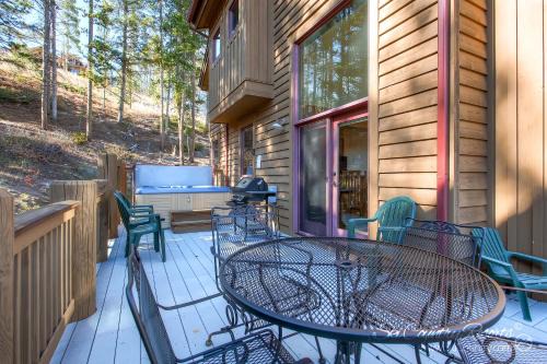 Cross Chalet by Ski Country Resorts