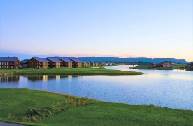Cross-country skiing, golf, horseback, hiking and much more !