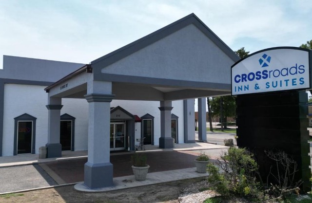 Crossroads Inn & Suites