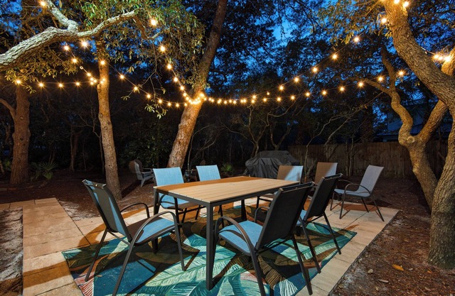 🏖️Crystal Beach Cottage-Private Beach Access-Dog Friendly🐾Beachwood Bliss