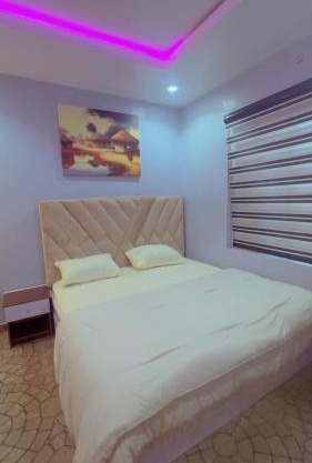 Crystal Inn Hotel and Lounge
