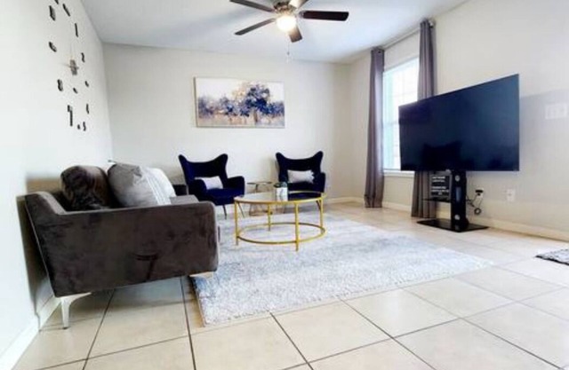 Crystal Townhouse Near MUSC and Mcleod Hospital.