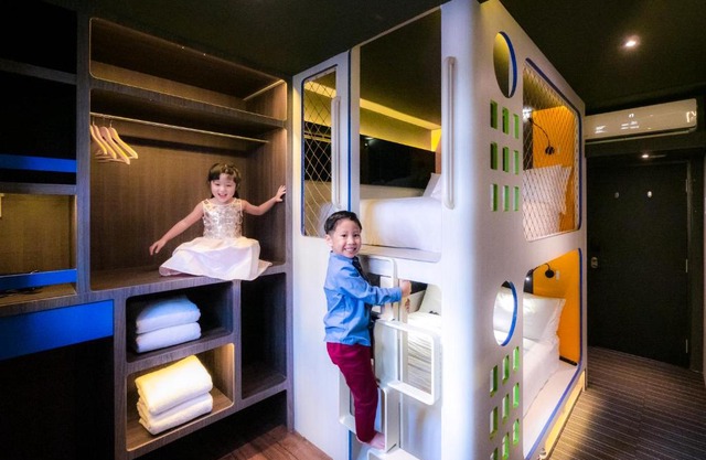 CUBE Family Boutique Capsule Hotel at Chinatown