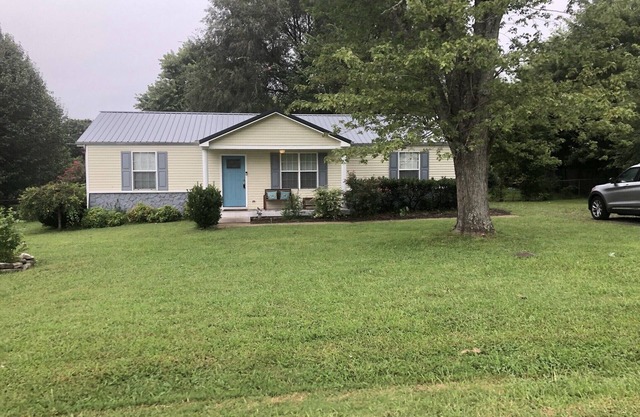 Cumberland Cottage, 1 level house just off I-24, near Murfreesboro and Nashville