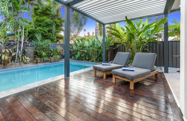 Curlews Nest - Pool BBQ and Beach