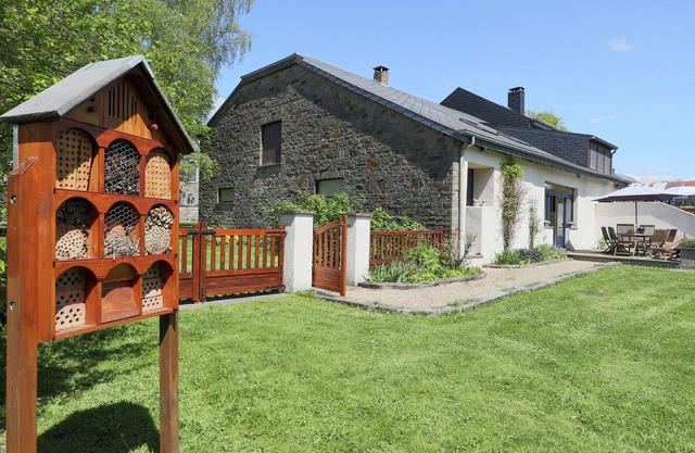 Cushy Holiday Home with Fenced Garden