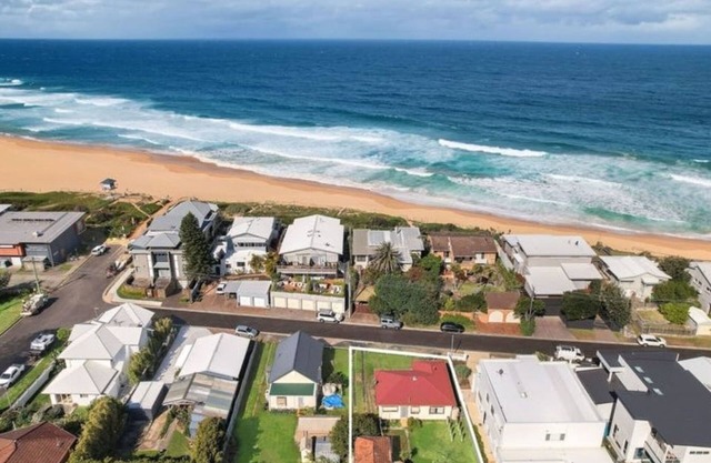 Cute Beach Escape 50m to Wamberal Beach