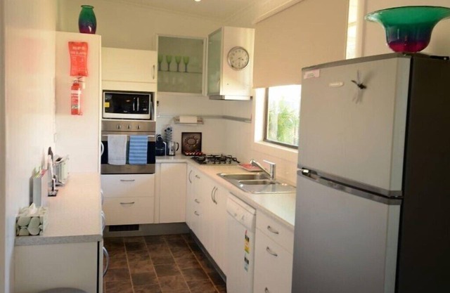 Cute cottage, Great Location